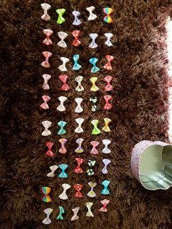 Hello kitty tin with bows