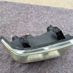 Headlights 2013 Toyota Tundra OEM USED 