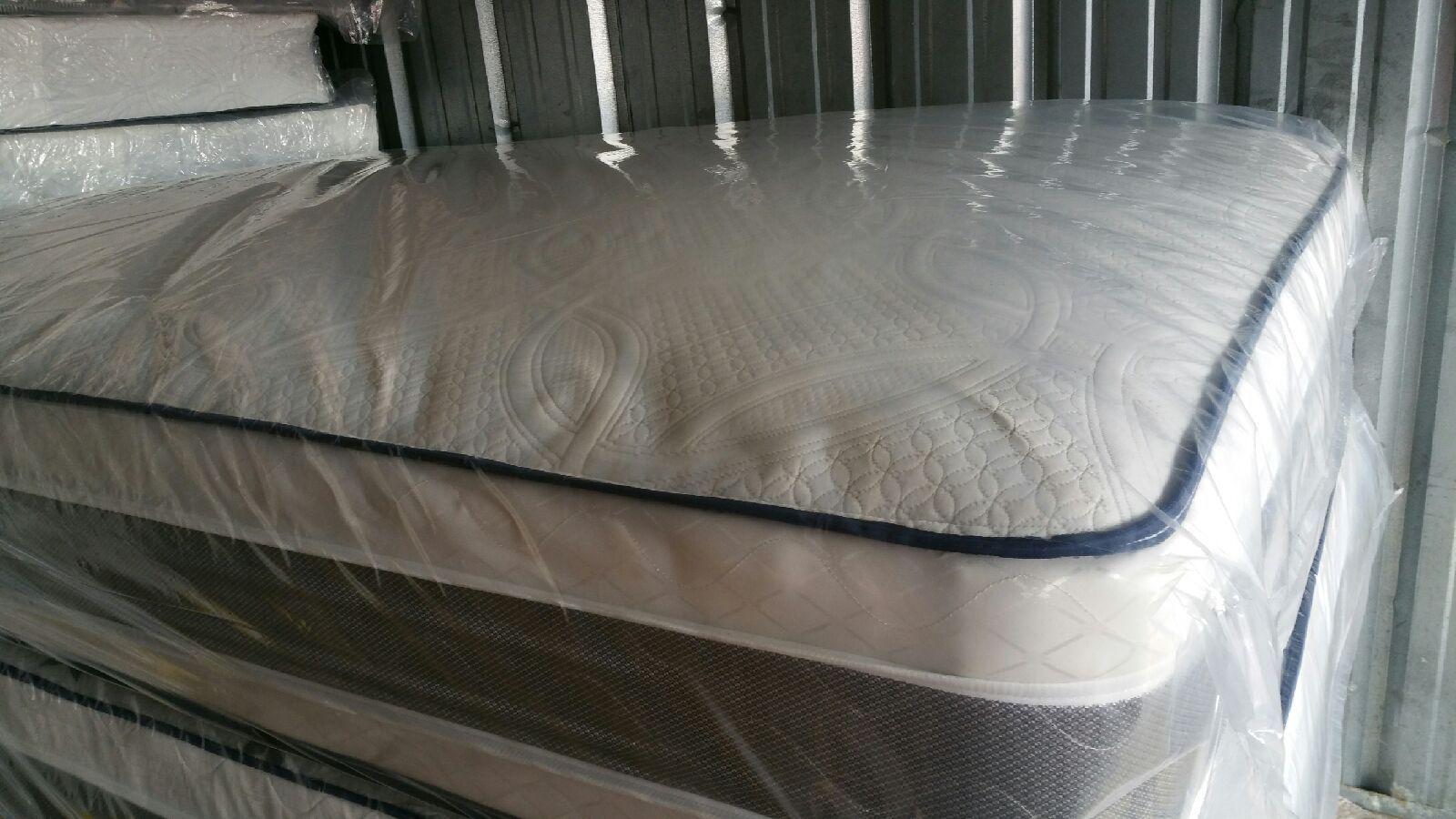 King size Double size pillow top Mattress with Splits box springs we have all sizes and deliveries available too
