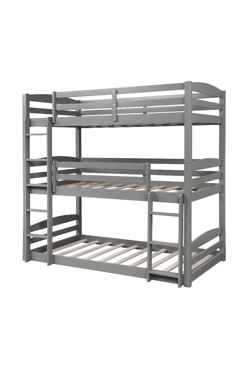 Triple bunk bed