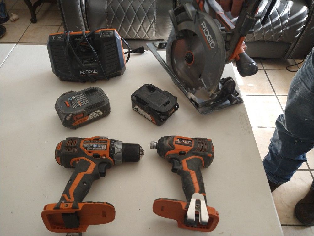 Right Set With Charger And Battery