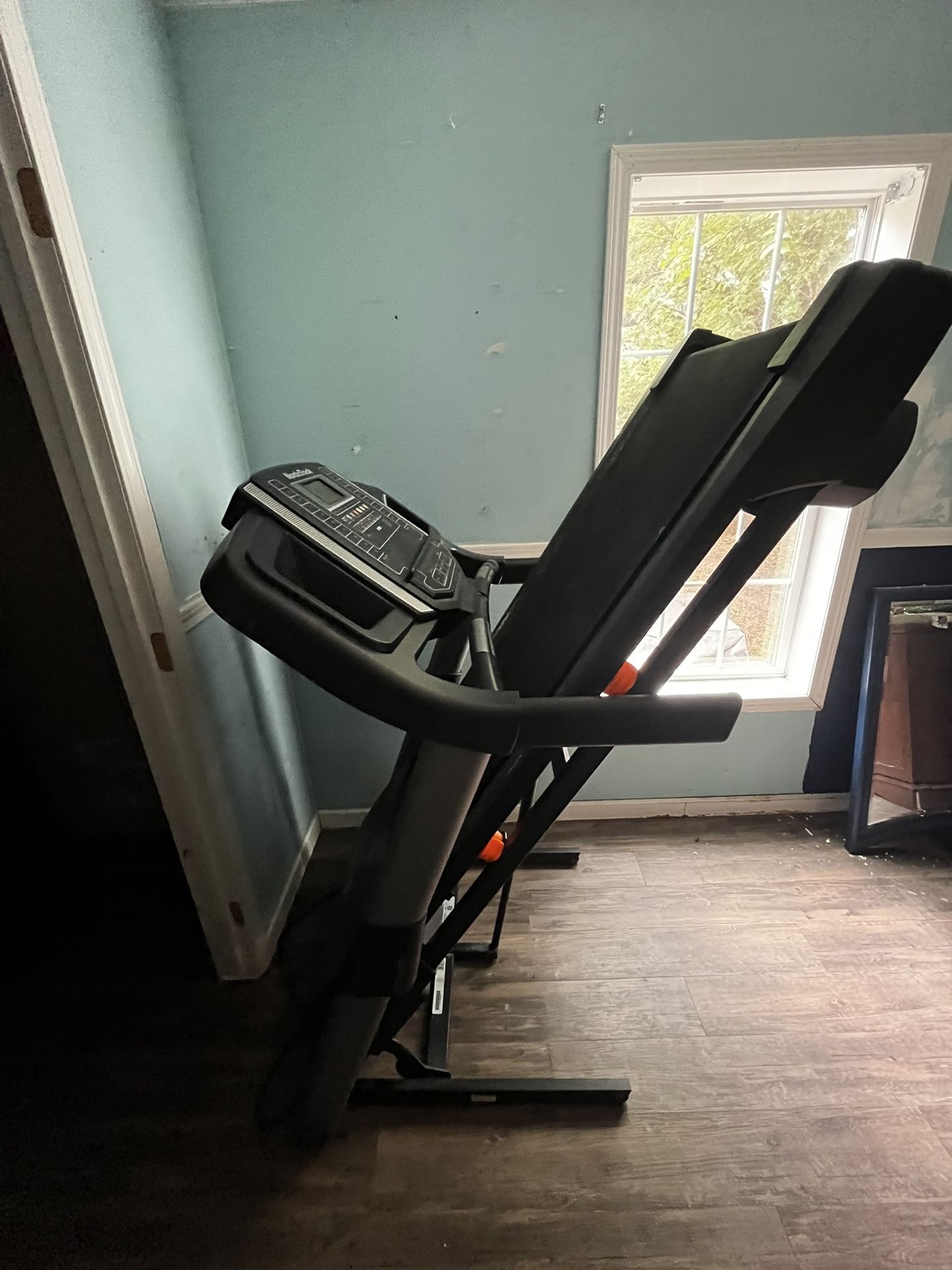 Treadmill (NordicTrack)