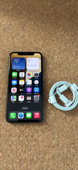 iPhone XS. Like New And Unlocked!
