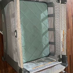 Graco Pack N Play Portable Crib 