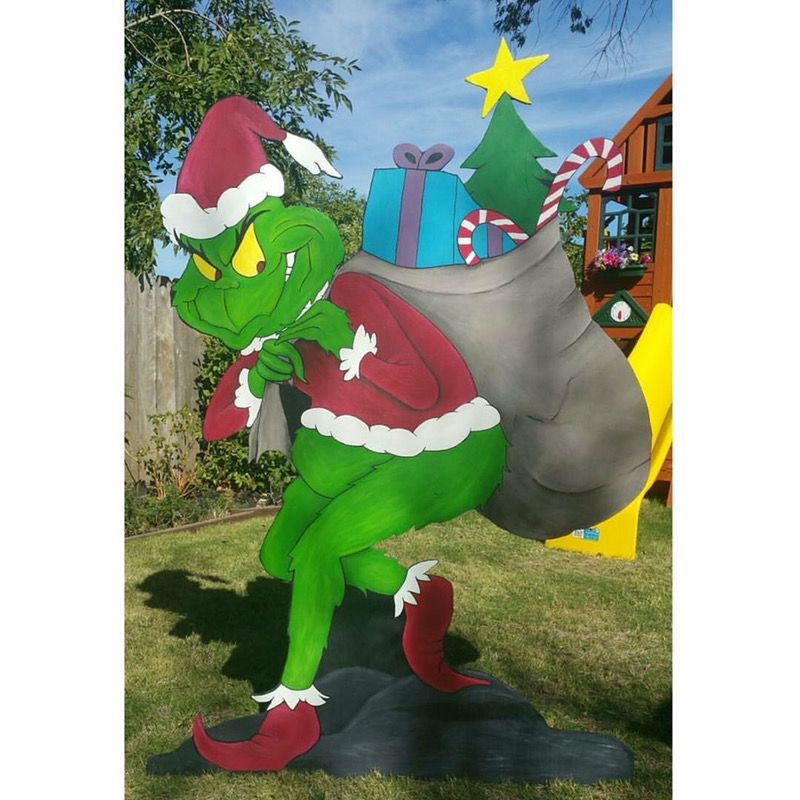 The Grinch Wood Stand, Yard Art