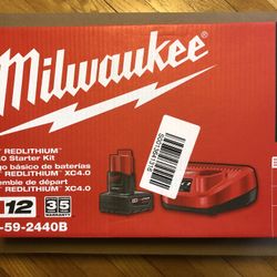 Milwaukee M12 4ah Starter Kit, Charger and Bag