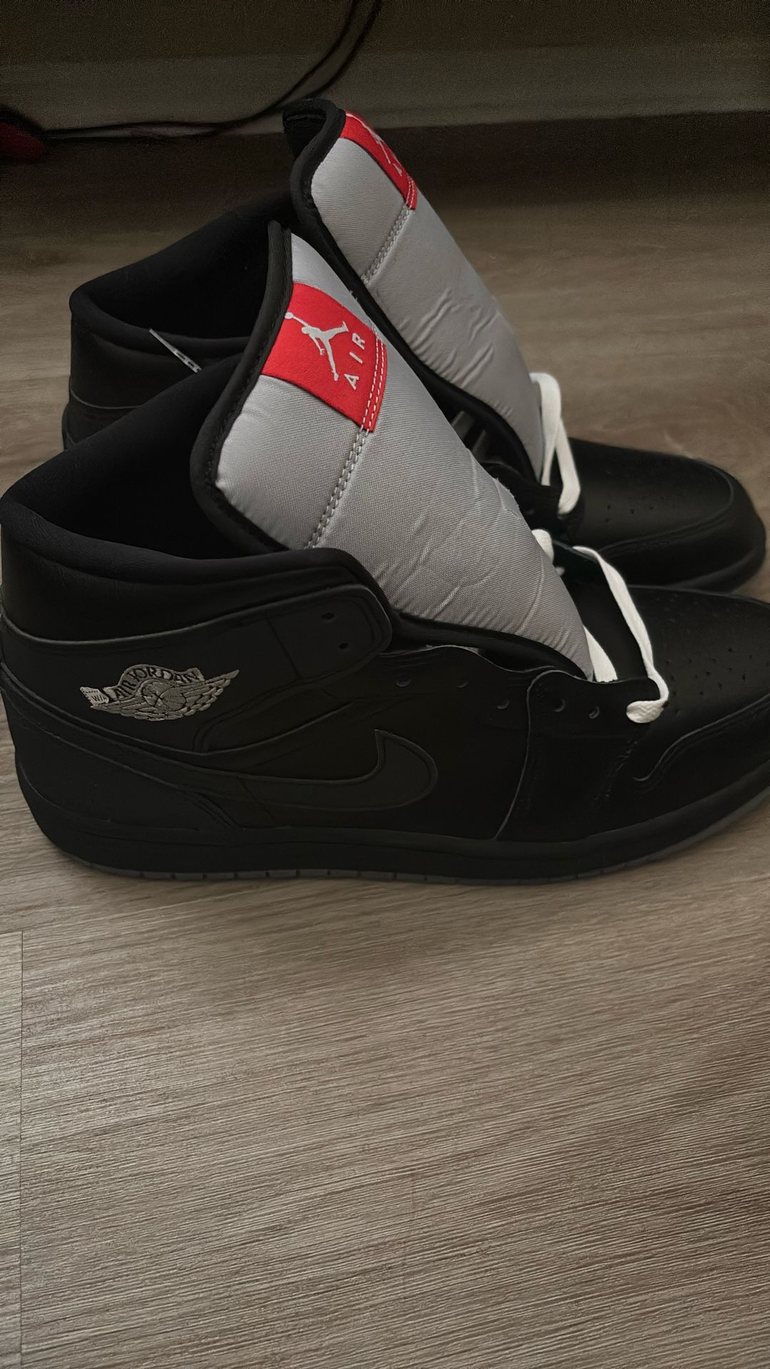 JORDAN 1 MID SE "BLACK METALLIC REIMAGINED"