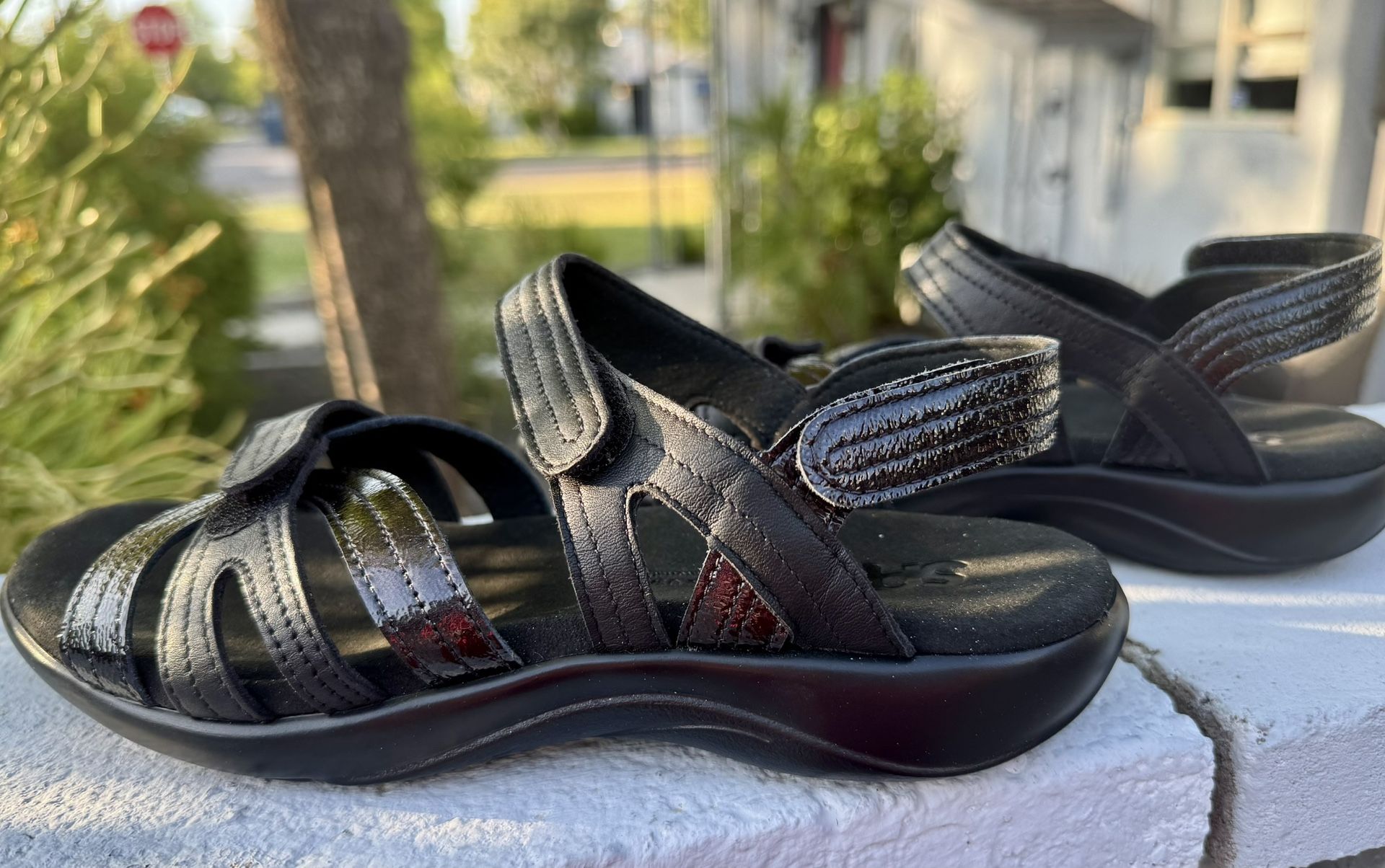 New SAS Pier Sandals in Black Sand Org. Box Size 8.0W fits 8M. List $175.