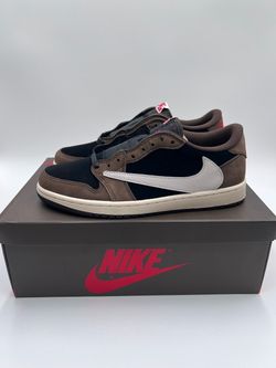 Travis Scott mocha Jordan 1 low