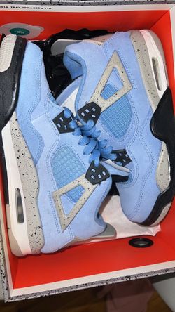 Jordan 4 University blue Size 4.5Youth
