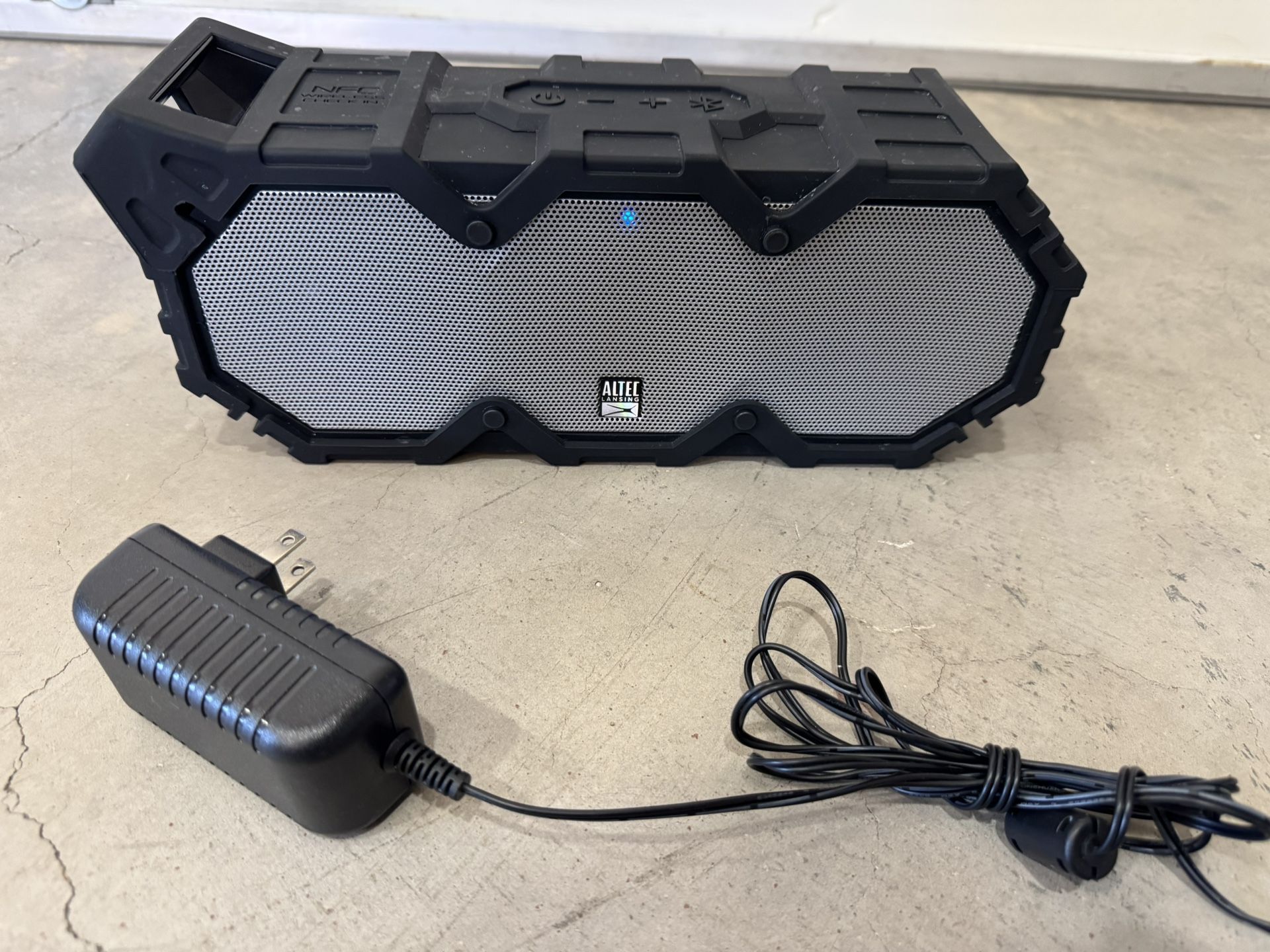 Altec Lansing Speaker Bluetooth. -35ave & Glendale