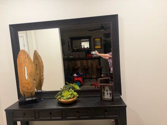Mirror and Consoke table