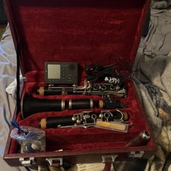 Wooded Clarinet With Tuner 