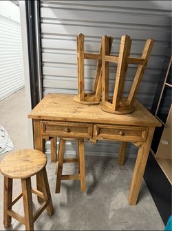 Compact Kitchen Table with Nesting Bar Stools