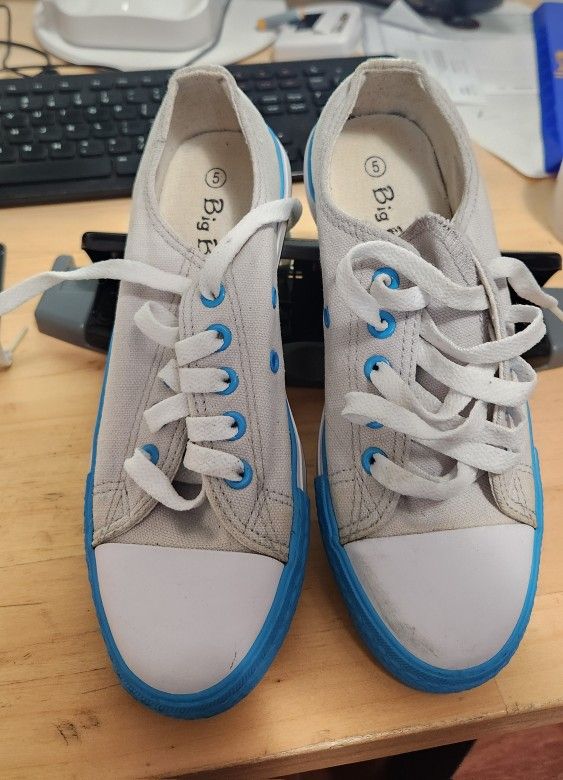 Like New Vans Style Look Sz 5 Blue White