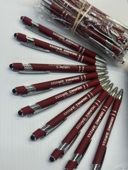 Custom Pens / Plumas personalizadas
