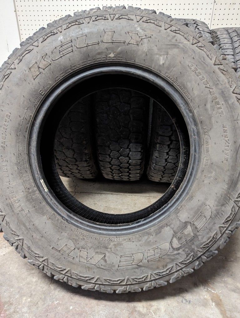 Dually Tires Lt235/80r17 for Sale in Laveen Village, AZ - OfferUp