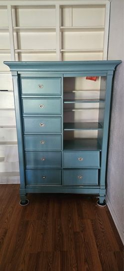 Elegant Dresser