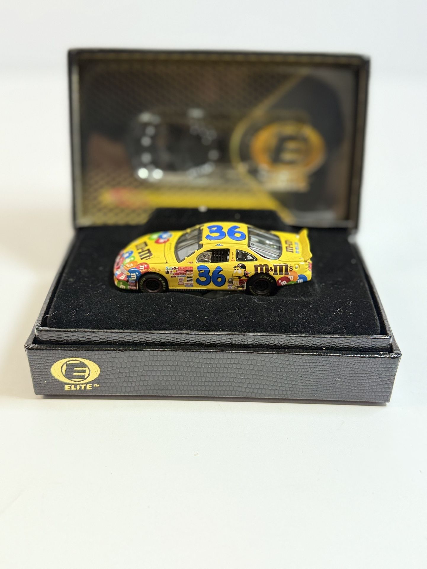 NASCAR #36 Ken Schrader 2001 M&M’s 1/64 Action Elite Diecast Car NIB 1 of 1584