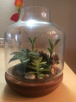 Decorative flower vase