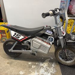 Razor blade electric dirt bike