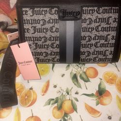 Juicy Wristlet 