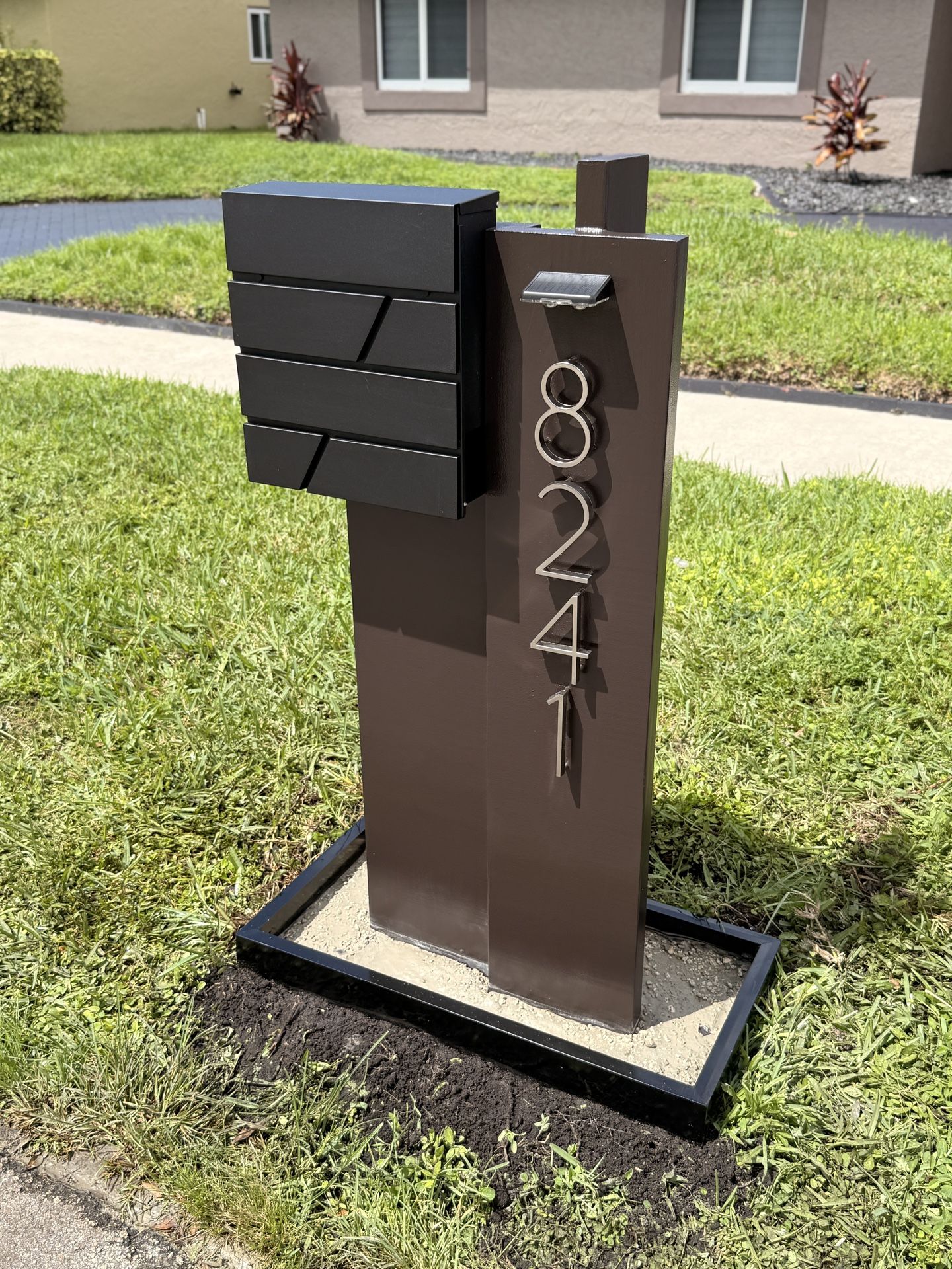 Modern Mailbox