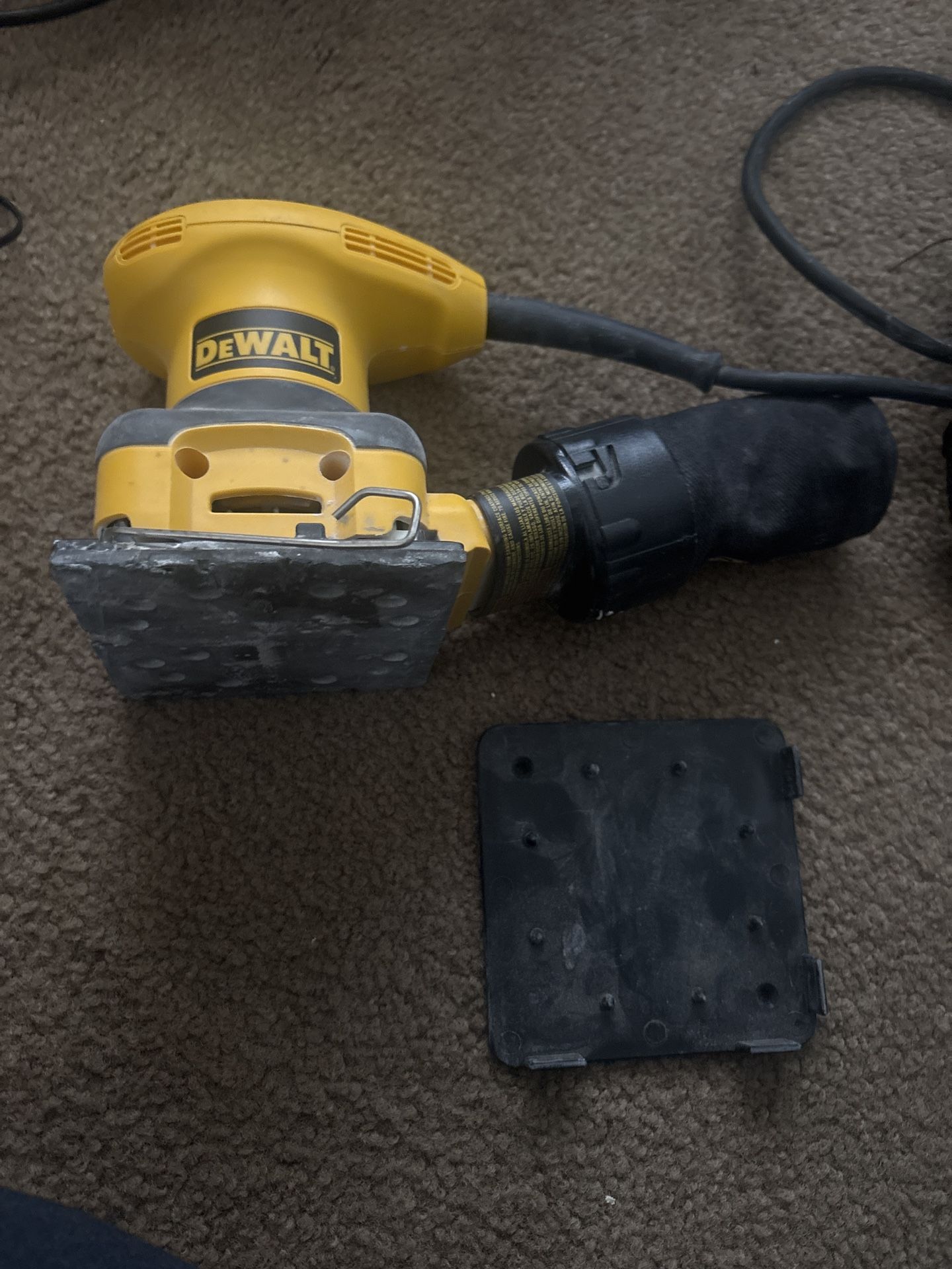 DeWalt 1/4 Sheet Palm Sander – Model D26441