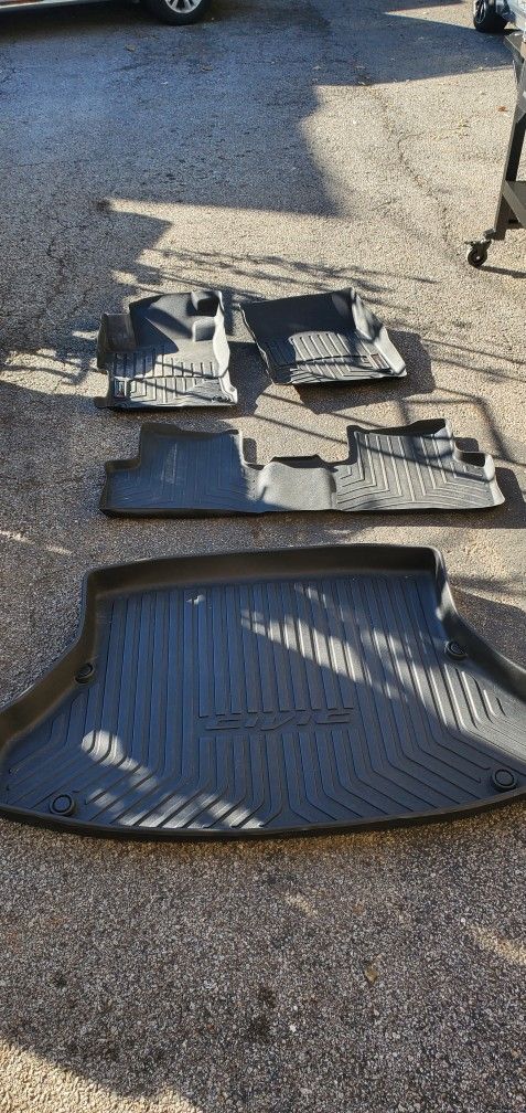2015 Honda Civic Floor & Cargo Mats