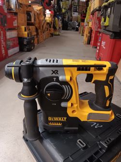 DEWALT XR 20-volt max 1-in SDS-plus Variable Speed Cordless Rotary Hammer Drill