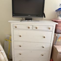 6 Drawer White Dresser 