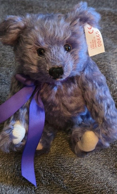 1998 Retired  Steiff "Lavender Blue"