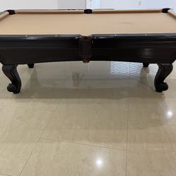 Pool Table ( FREE DELIVERY & Set Up ) 