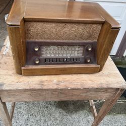 Philco Tube Radio Model 48-482