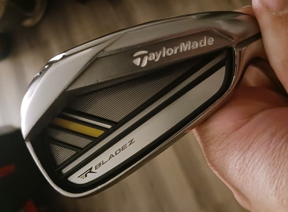 Golf Clubs TaylorMade RBLADEZ Regular-Flex Steel Irons Right-Handed EXCELLENT CONDITION