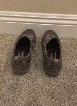 Hvad angår folk kantsten hval Skechers Relaxed Fit Air-Cooled Memory Foam/ Light Brown/ Suede, Leather,  Satin/ women's size 7M for Sale in Corona, CA - OfferUp