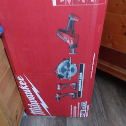 Milwaukee  4 Tools Combo kit