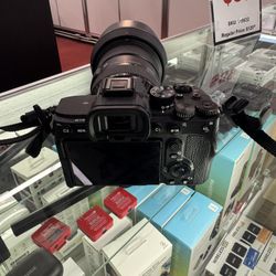SONY A7 4 WITH SIGMA LENS 24-70
