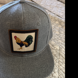 Rooster, Gallo hat snap back.