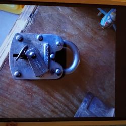 Old Lock N Key