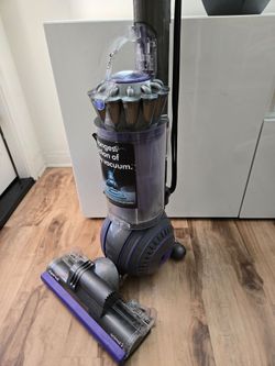 Vacuum Cleaner/ Dyson Ball Animal 2