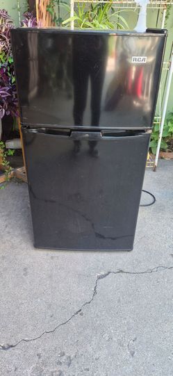 RCA 2 Door mini refrigerator