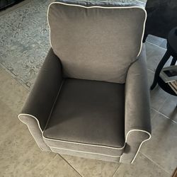 Swivel/Rocker chair