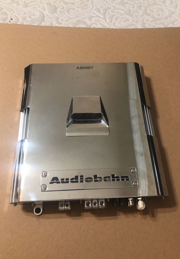Audiobahn A8000T car amplifier 800 Watts