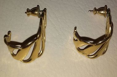 Monet gold plated ear rings