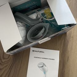 New in Box| Handheld Garment Fabric Wrinkle Remover 