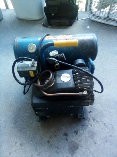 Emglo Airmate Air Compressor