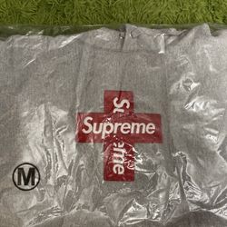 Supreme Cross Box Logo Size Medium