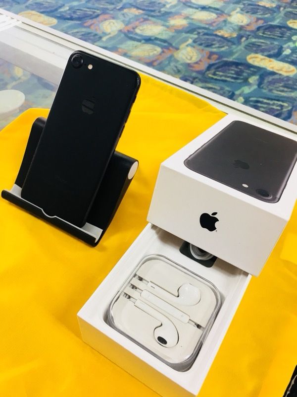 iPhone 7 32 GB unlocked
