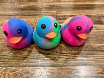 Viral Squeezy duck